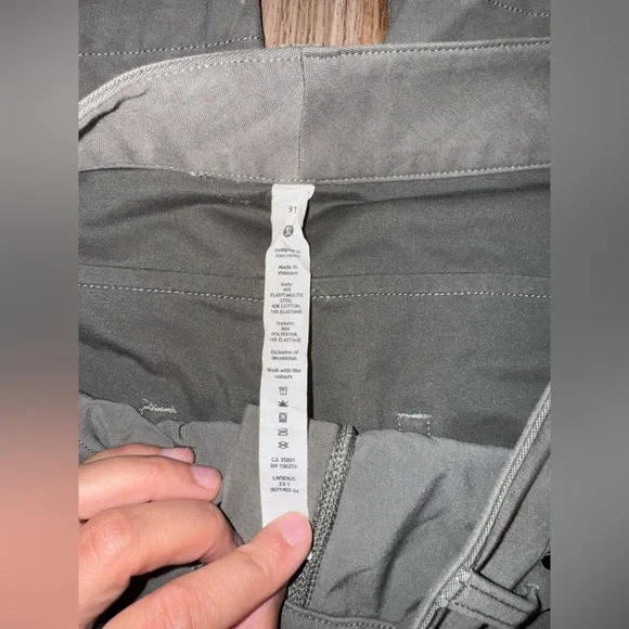 Lululemon City Sleek 5 Pocket Wide leg pant Olive Women's - Picture 2 of 6